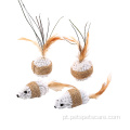 sisal gato arranhando mouse e bola com penas